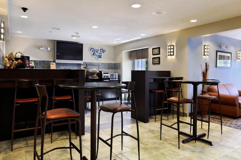 Microtel Inn & Suites Bath Restoran fotoğraf
